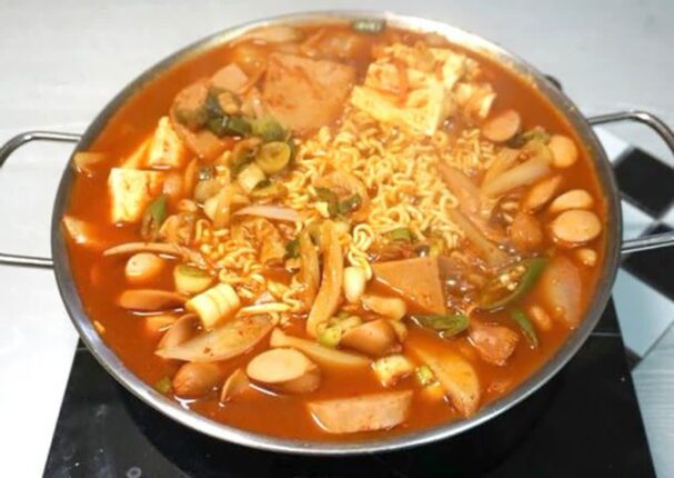 점심식사로 인기많은 “이 음식” 자주 먹으면 고혈압 위험이 있습니다