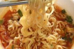 이 재료들 “라면에 넣으면 수명 5년은 짧아집니다”