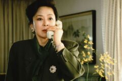 아버지가 큰 사업체 10개를 가지고 있어서 엄청 유복하게 자랐다는 유명 원로 여배우