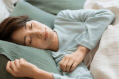 여름철 “불면증” 이 습관만 지키세요. 의사도 추천한 방법입니다