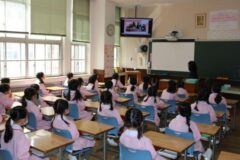 자녀가 미래에 “돈 잘 벌려면” 이 시기에 행복감 느껴야 합니다!
