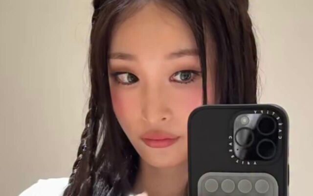 사나, 슬기, 원희가 가르쳐주는 첫 번째 레슨! 여름엔 밝은 컬러 렌즈 끼기