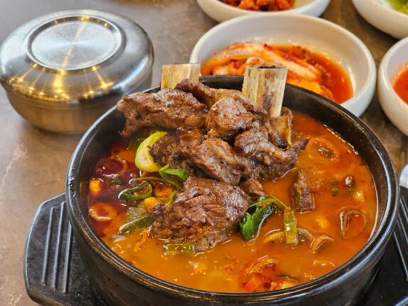 감정동 맛집 보양식 푸짐한 향산면옥 왕갈비탕