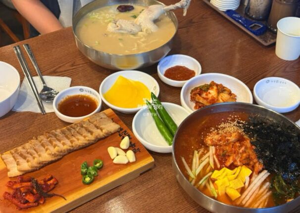 독산동맛집 현풍닭칼국수에서 삼계칼국수와 김치말이냉국수