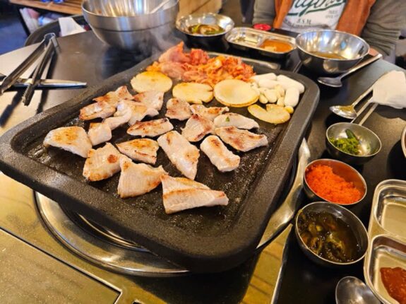 구래동 고기집 고기질이 좋고 푸짐한 육더쿠