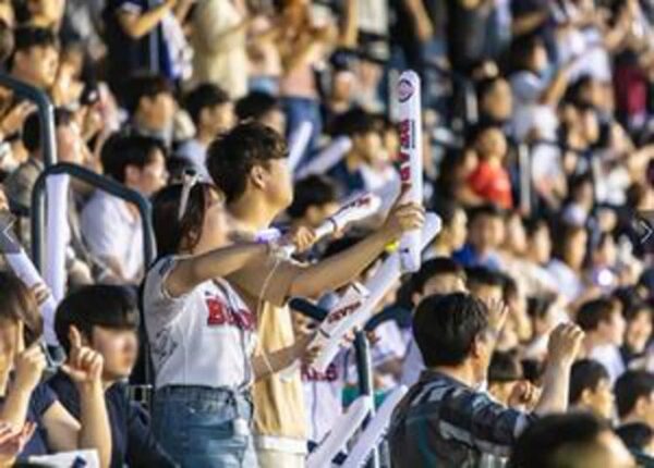 “응원도 매너도 홈런!” 야구장 관람 매너 6가지