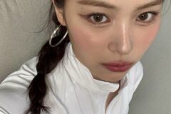 수영복보다 힙하다? 아이돌에게서 배우는 래쉬가드 여름룩 3