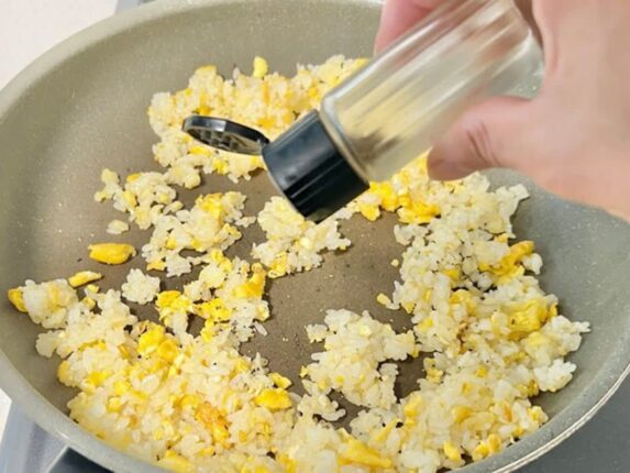 완전식품인 계란도 “이 재료들 넣으면” 오히려 독으로 변합니다.