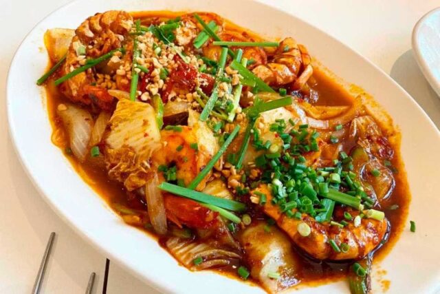 신선한 허브와 담백한 국물의 조화, 베트남 요리 맛집 4곳