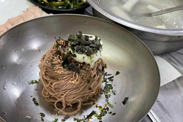 구수함과 시원한 국물이 조화를 이루는 전국 막국수 맛집 BEST 5