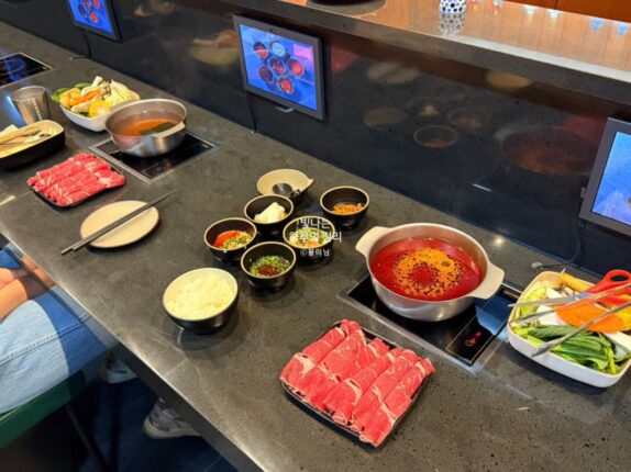 마곡 샤브샤브 맛집 제이스팟에서 가쓰오와 마라 소고기세트