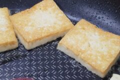 두부 부칠 때 소금 대신 꼭 ”이걸” 넣으세요, 혈압 낮추는 데 최고입니다!