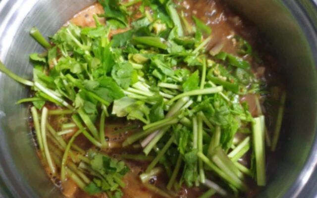 된장찌개에 무조건 ”이 채소” 넣으세요, 해독 효과가 3배입니다!