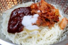 비빔국수에 설탕 대신 “이것” 써 보세요, 혈당 부담 없이 건강하게 맛있습니다!