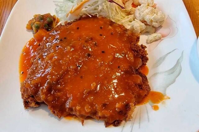 옛날 감성과 두툼한 식감이 살아있는 전국 경양식 돈까스 맛집 5곳