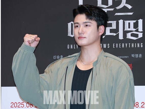 [#숏] 군복 대신 사제복 입은, 신승호로부터 도착한 메시지