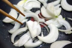 ‘혈관 청소부’ 양파, 이렇게 조리해야 효과가 두 배 올라갑니다!
