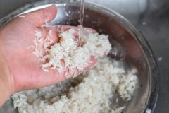 “쌀 씻을 때” 이 실수 하면 중금속까지 그대로 먹게 됩니다!