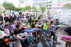 ‘안산서머페스타’, 광복절 연휴 이틀간 10만명 찾아…낮엔 물놀이 밤엔 열정 공연 재미에 빠졌다