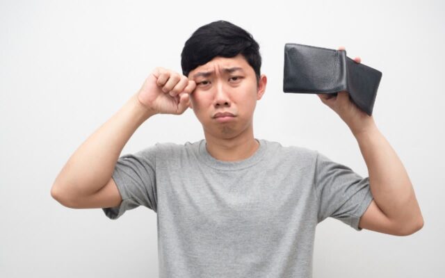 돈이 없는 게 들통나는 행동 4가지