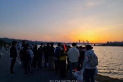 ’낮엔 역사탐방, 해가지면 야경투어… ‘가을 한강 120% 즐기기’