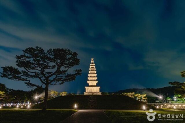 충주 가볼 만한 곳, 고요한 호수 위 문화 산책