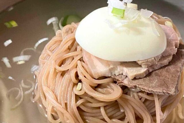 깊고 담백한 육수와 쫄깃한 메밀면이 매력적인 평양냉면 맛집 5곳