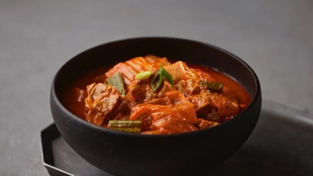 특급호텔 셰프가 만든 ‘김치찌개’는 뭐가 다를까