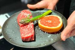 최상급 한우의 풍미를 코스로 즐길 수 있는 한우 오마카세 맛집 5곳