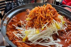매콤한 불향과 쫄깃한 식감이 일품인 서울 닭발 맛집 5곳