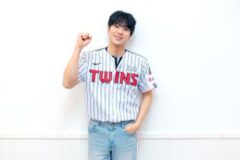 배우 이신영, 잠실구장 시구로 뜨거운 환호