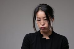 수준 떨어지는 사람들이 반드시 하는 행동 4가지