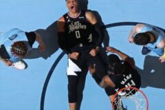 개막 3주를 남은 시점에 아직 팀을 찾지 못한 MVP 출신 NBA 선수