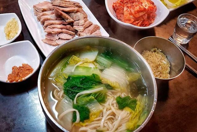 쫄깃한 면발과 따뜻한 국물의 조화가 매력적인 국수 맛집 5곳