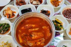 전국에서 인심 가득한 상차림을 즐길 수 있는 푸짐한 반찬 맛집 5곳