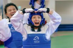 영화 ‘리플레이’, 캐릭터 스틸 8종 공개