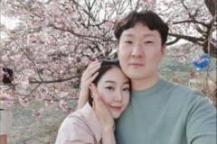 싱글벙글 나는솔로로 만나 결혼해 둘째 임신 발표
