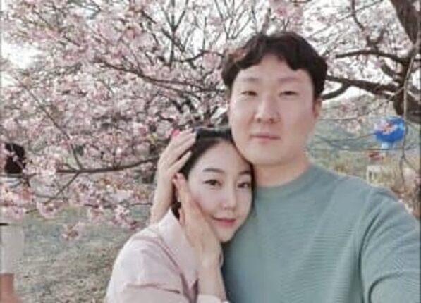 싱글벙글 나는솔로로 만나 결혼해 둘째 임신 발표
