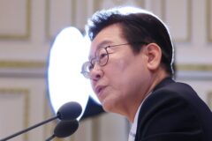 “금융위원장에게 빚 탕감 세게 하라며” 전부 밀어 준다는 ‘대통령’의 이유