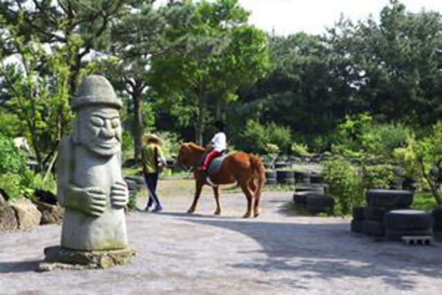 “목장을 뛰쳐 나온 말?” 제주 고마로 馬 문화 축제 10주년 특별 무대