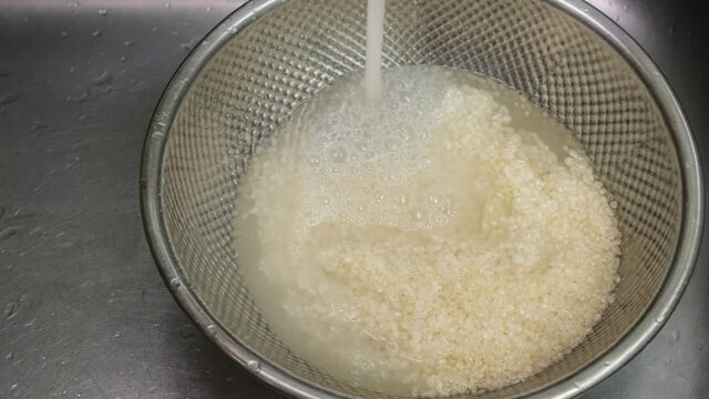 “밥맛이 완전 달라졌어요…” 쌀 씻는 방법 제대로 알려드립니다