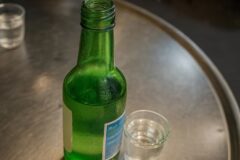 “집에 남아있다면 해 보세요” 먹다 남은 소주, 유용하게 쓰는 방법