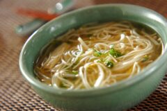 콩나물국 끓일 때 이 ‘순서’만 틀리면, 비린내가 심해지고 영양이 함께 사라집니다