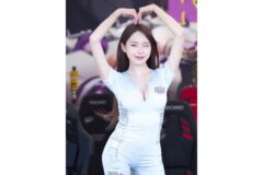 [NF포토] 엘라, ‘현대 N 페스티벌’ sonic 부스서 밝힌 사랑 가득 두 번째 포즈