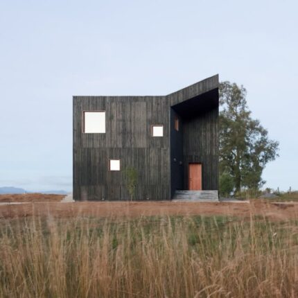 웅장한 화산과 호수를 조망할 수 있는 뛰어난 입지의 장점을 잘 살려 설계된 예쁜 전원주택짓기! 70평대 단독주택 목조주택 전원주택인테리어