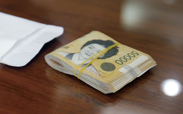 빈곤한 노후가 싫다면 당장 끊어야 하는 4가지 쾌락