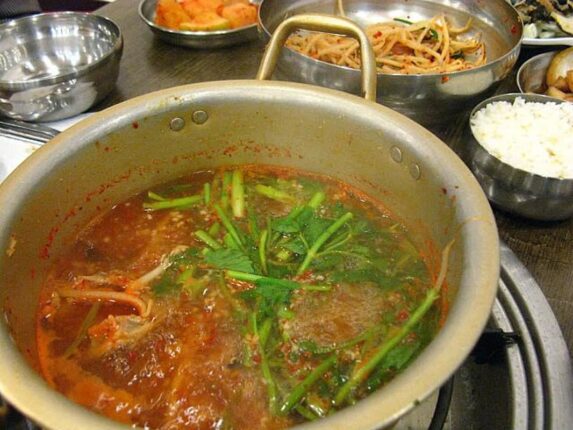 술 마신 다음날 “이 음식” 먹으면 간세포가 급격히 손상됩니다
