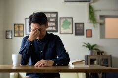 “50대에 가장 아프게 다가오는 것” 3위 이혼, 2위 돈, 1위는?