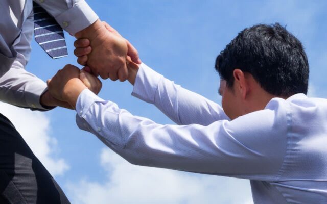 “잘 됐을 때…” 가짜 친구는 절대로 나에게 하지 않는 행동 4가지