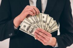 진짜 돈 많은 사람들은 절대로 사지 않는다는 4가지